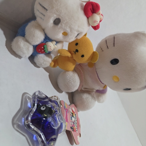 Hello Kitty Bundle Charms, Rings Plushies and More - Picture 4 of 9